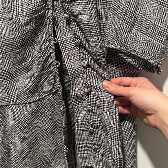 VERONICA BEARD plaid short sleeve button down blouse - Picture 5 of 6